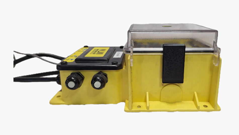 LIQUITRON™ DC4000 Conductivity Controller {A36}
