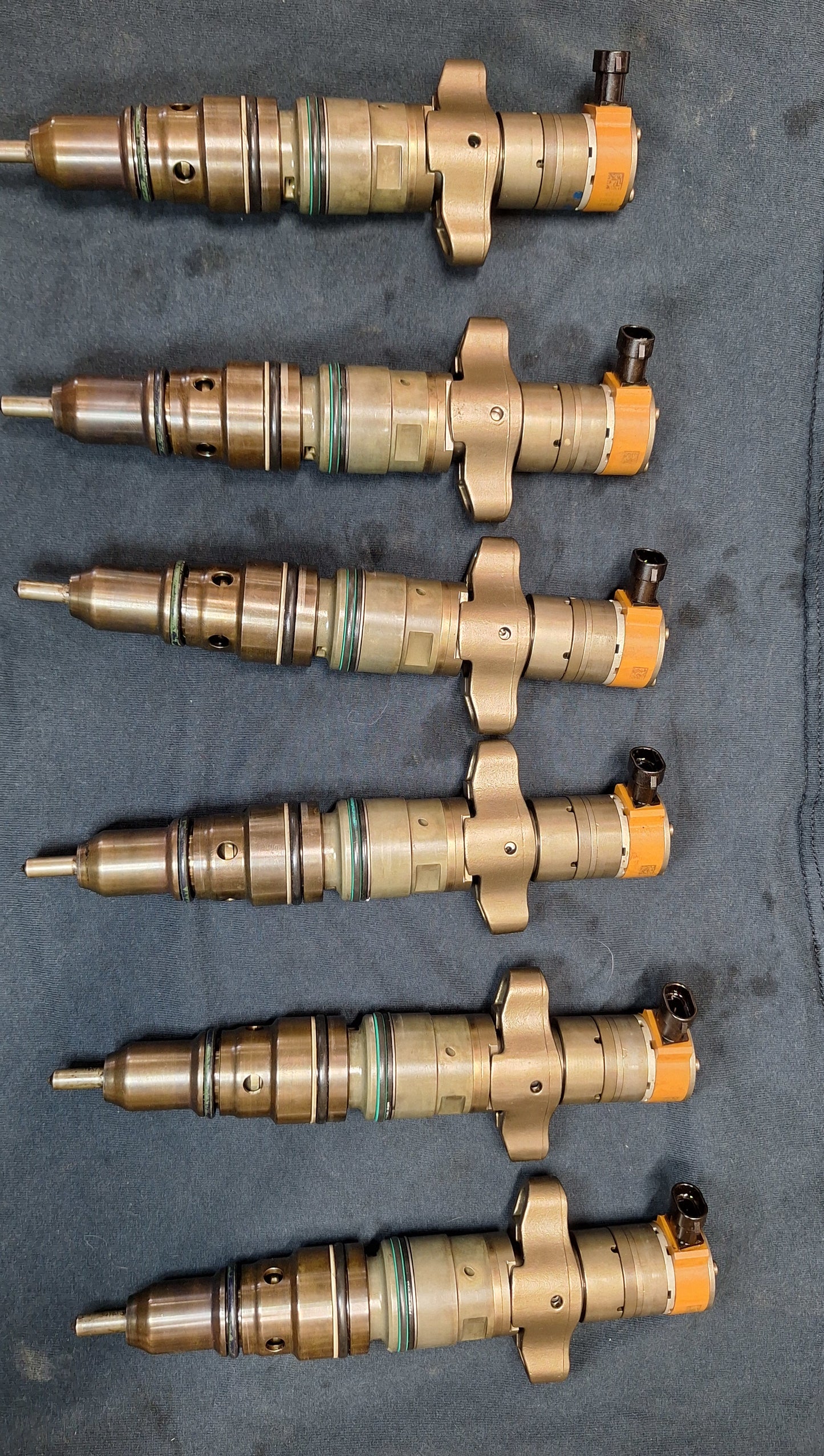 OEM ~ 2007 Caterpillar C7 HEUI Fuel Injectors