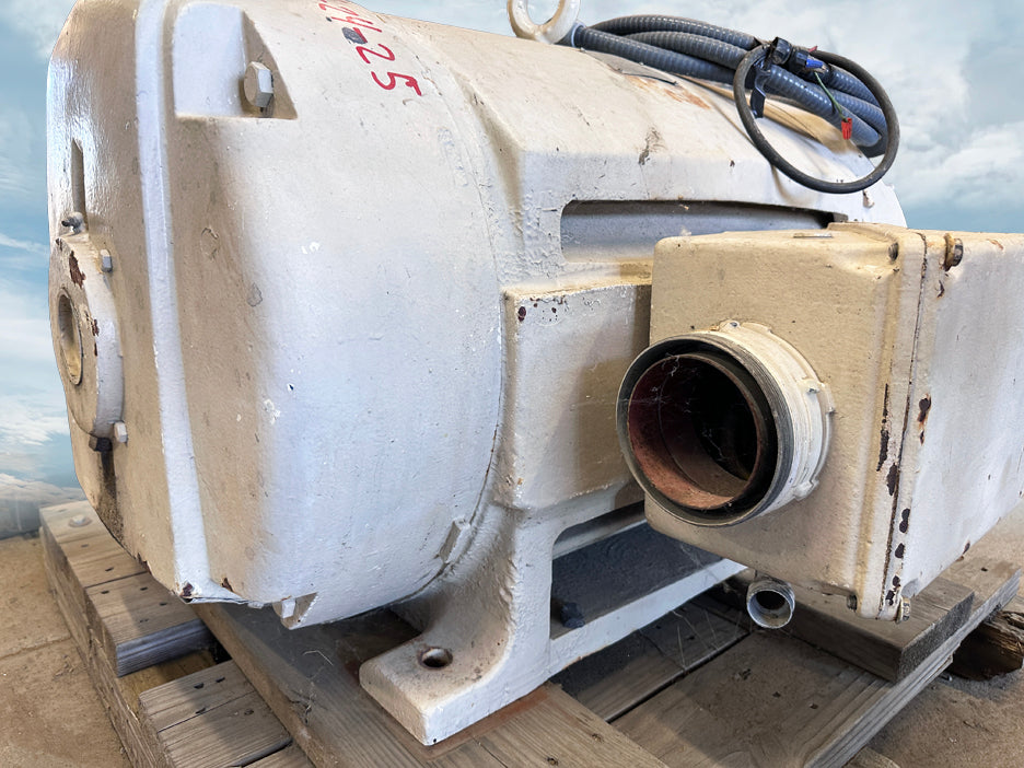 General Electric 300 HP, 460 V, 3565 RPM Induction Motor