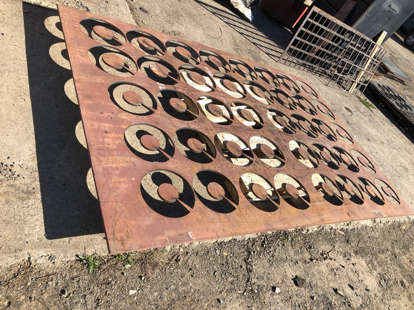Fire-cut Steel Skeletons/Grating  |  Multiple Sizes & Designs Available