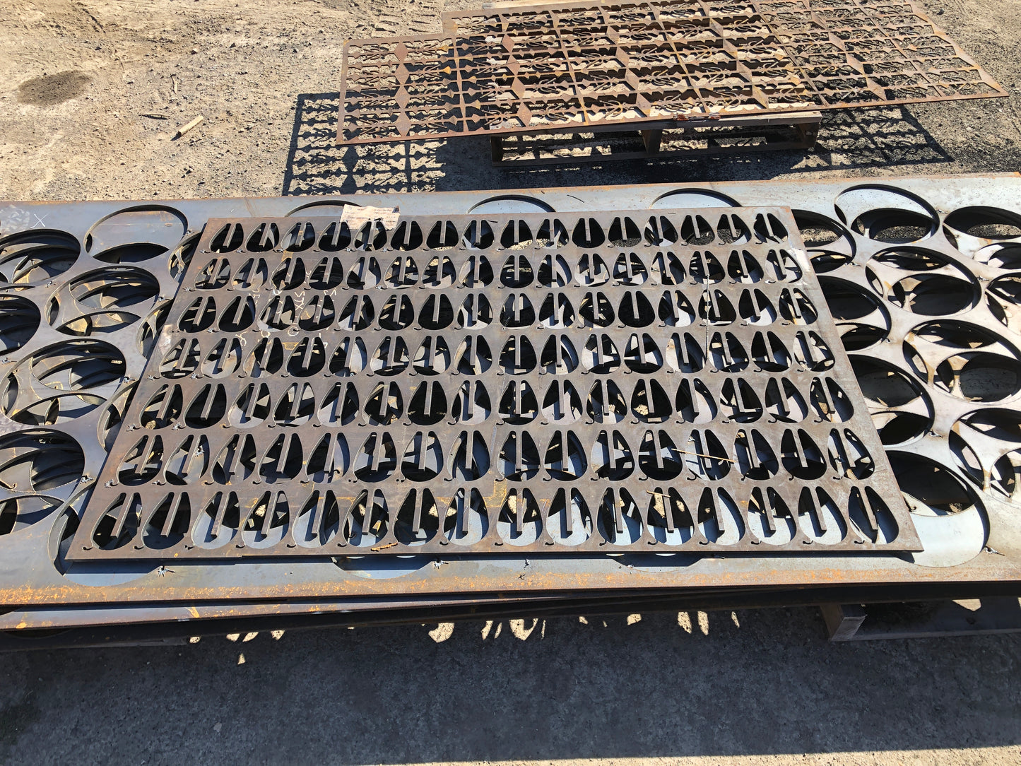 Fire-cut Steel Skeletons/Grating  |  Multiple Sizes & Designs Available
