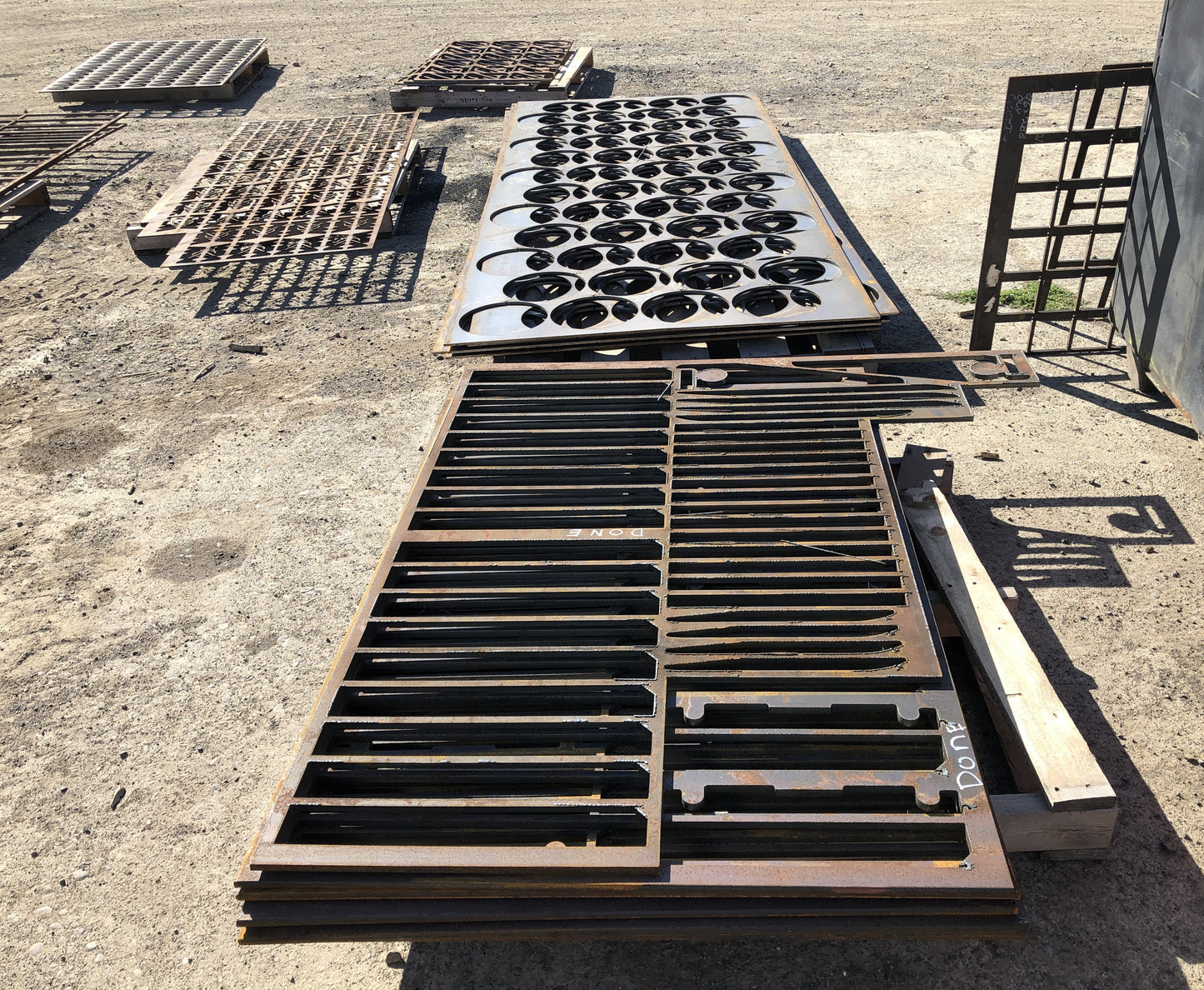 Fire-cut Steel Skeletons/Grating  |  Multiple Sizes & Designs Available