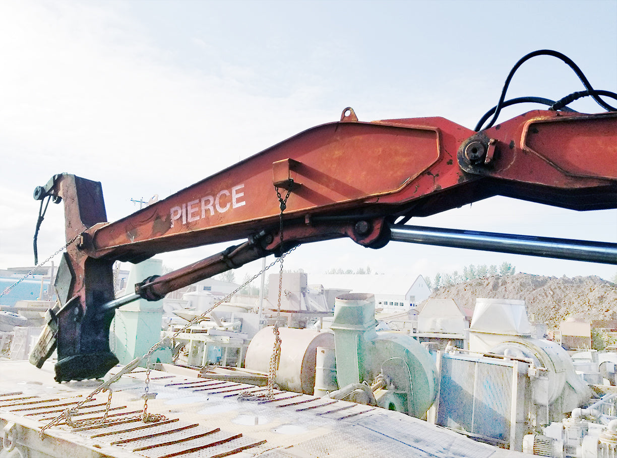 Pierce HLB 2540 Boom