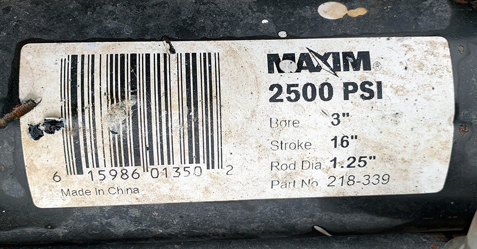 Bucket with Maxim Hydraulic Cylinders