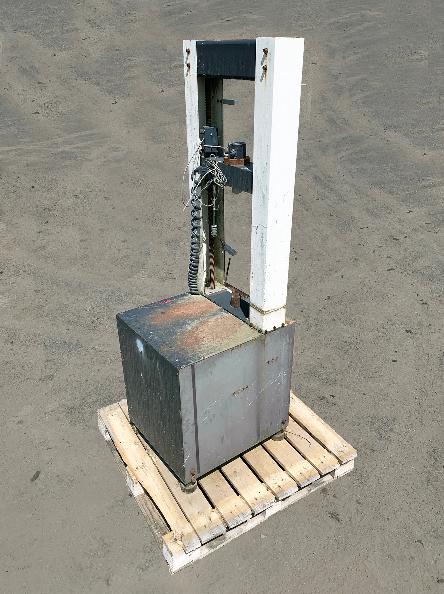 United Universal Testing Machine