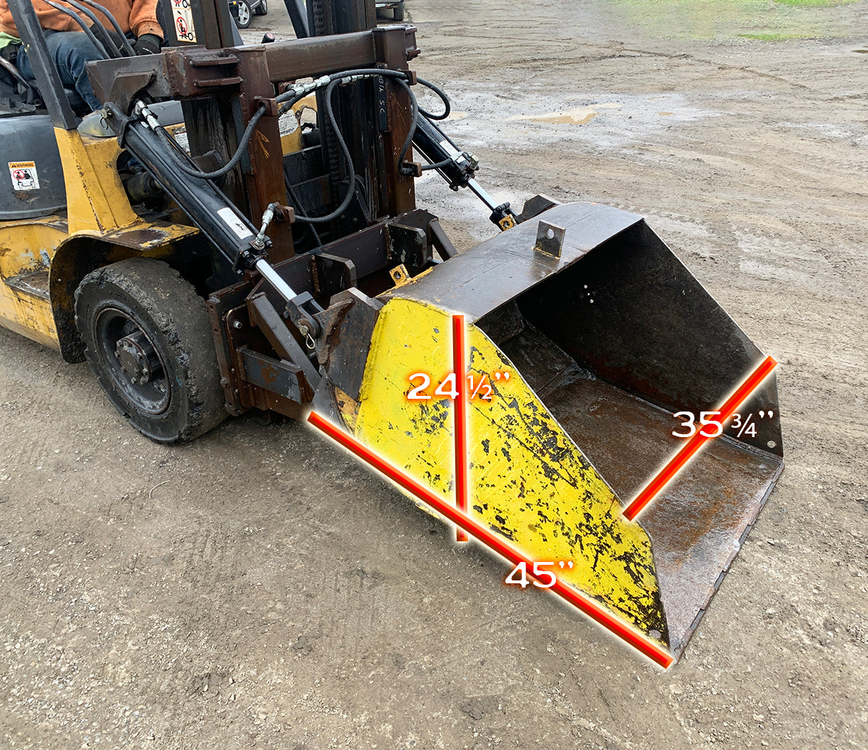 Bucket with Maxim Hydraulic Cylinders