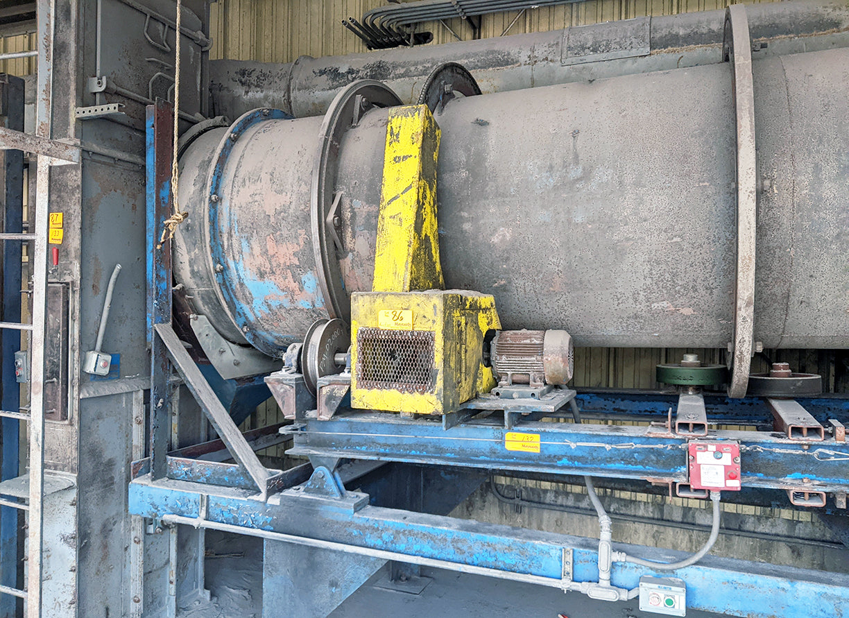 Hopper with Screw Feeder and Rotary Reclaimer / Trommel