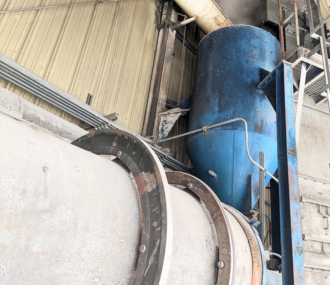Hopper with Screw Feeder and Rotary Reclaimer / Trommel