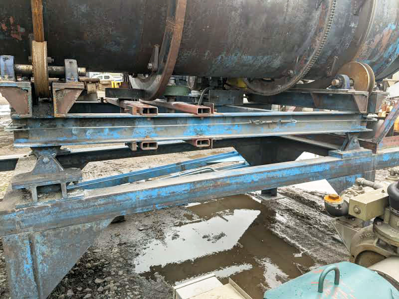 Hopper with Screw Feeder and Rotary Reclaimer / Trommel