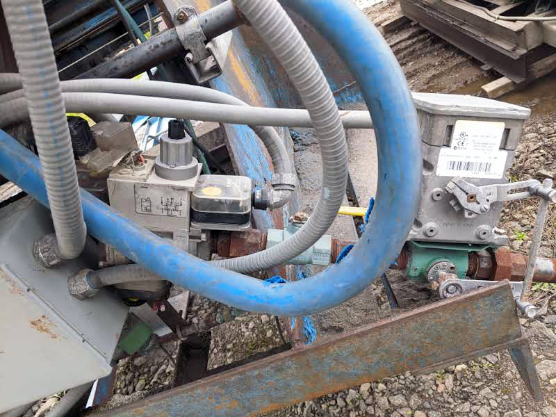 Hopper with Screw Feeder and Rotary Reclaimer / Trommel
