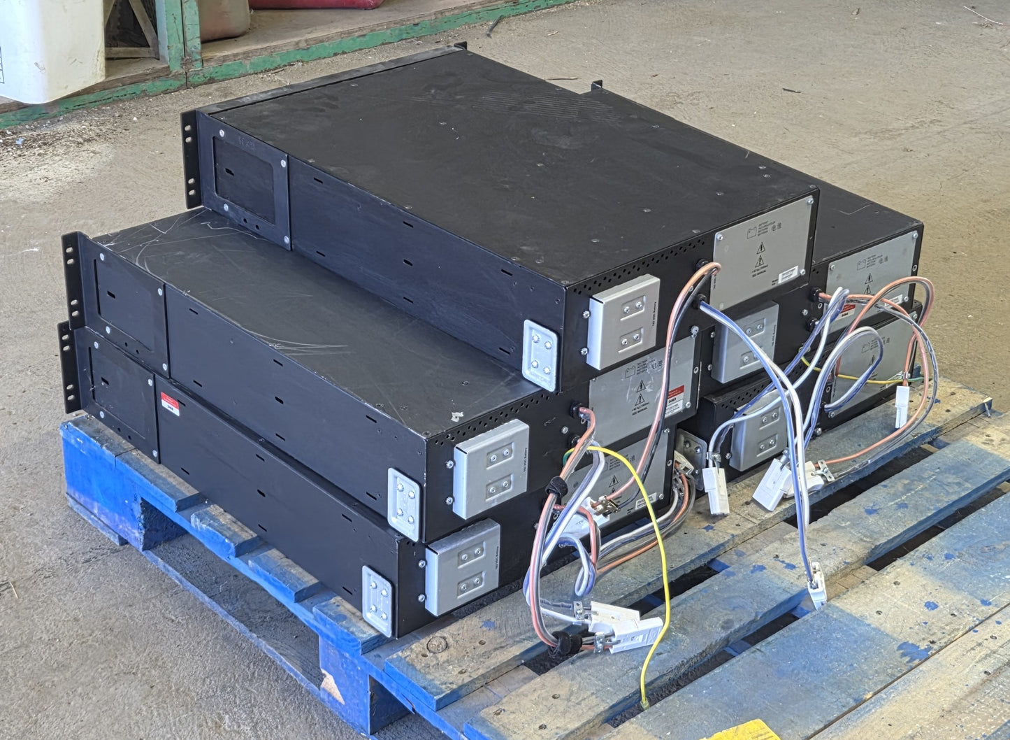 APC Smart-UPS 2U rackmount battery backup power supply