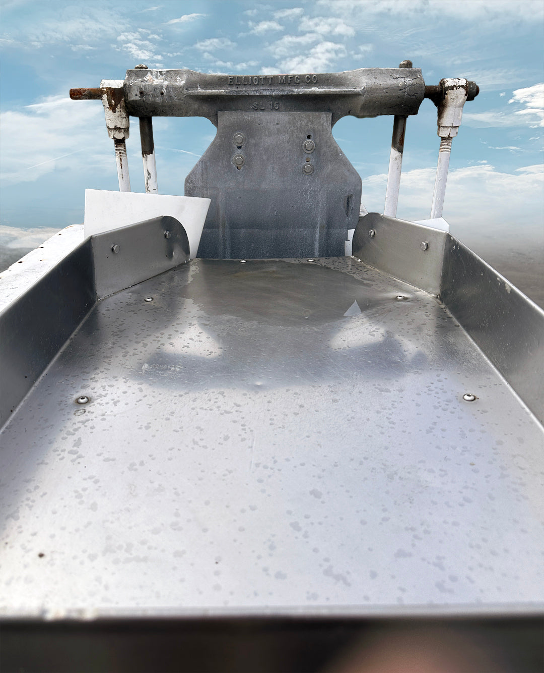 Elliott Mfg. Co. Vibrating Shaker / Dewatering Conveyor Chute