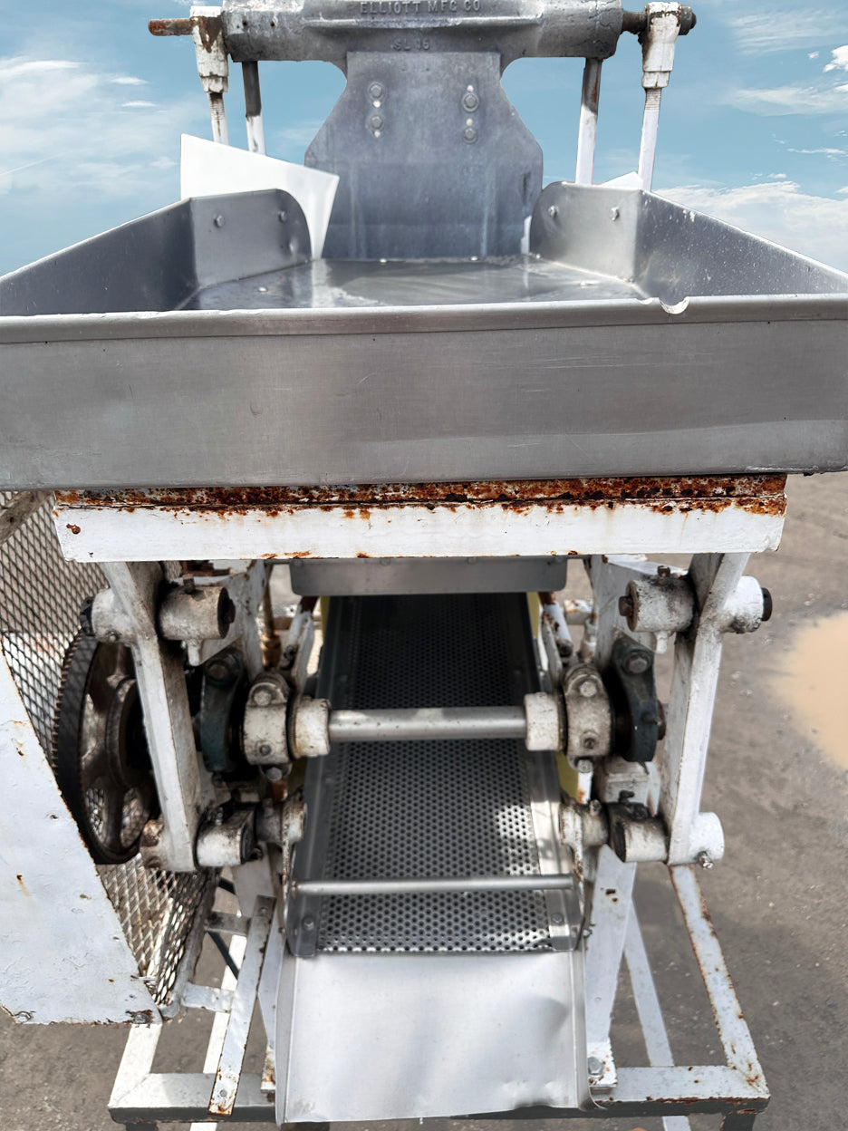 Elliott Mfg. Co. Vibrating Shaker / Dewatering Conveyor Chute