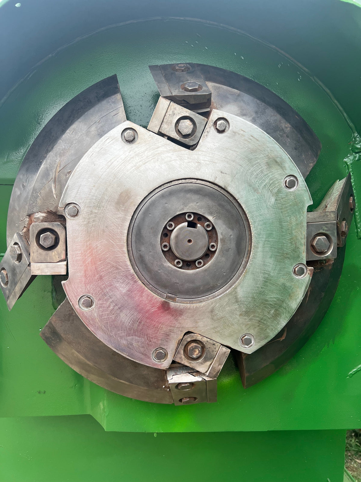 Adco West circular sawmill scragg mill heavy steel chipper slabber head bolted cutting knives keyed shaft hub