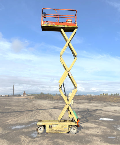 JLG 2032E2 Electric Scissor Lift