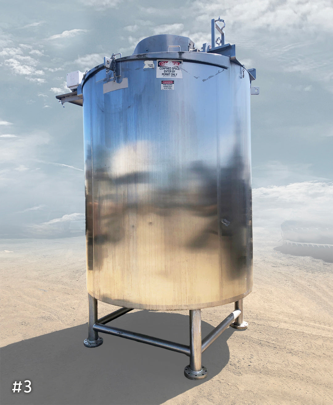 LEE Industries 1500-Gallon Vertical Jacketed Stainless Steel Mixing Tanks