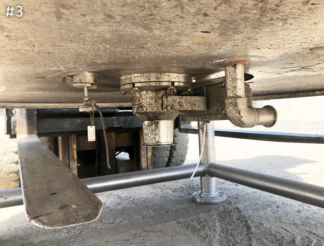 LEE Industries 1500-Gallon Vertical Jacketed Stainless Steel Mixing Tanks