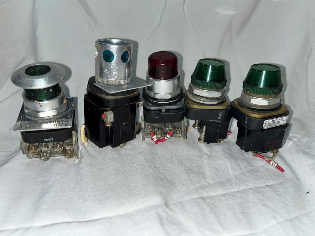 (5) Assorted Allen-Bradley & Cutler-Hammer Pilot Lights / Buttons