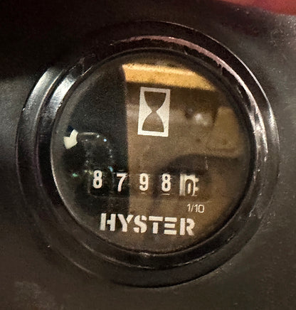 Hyster 3-Stage Mast with Forks