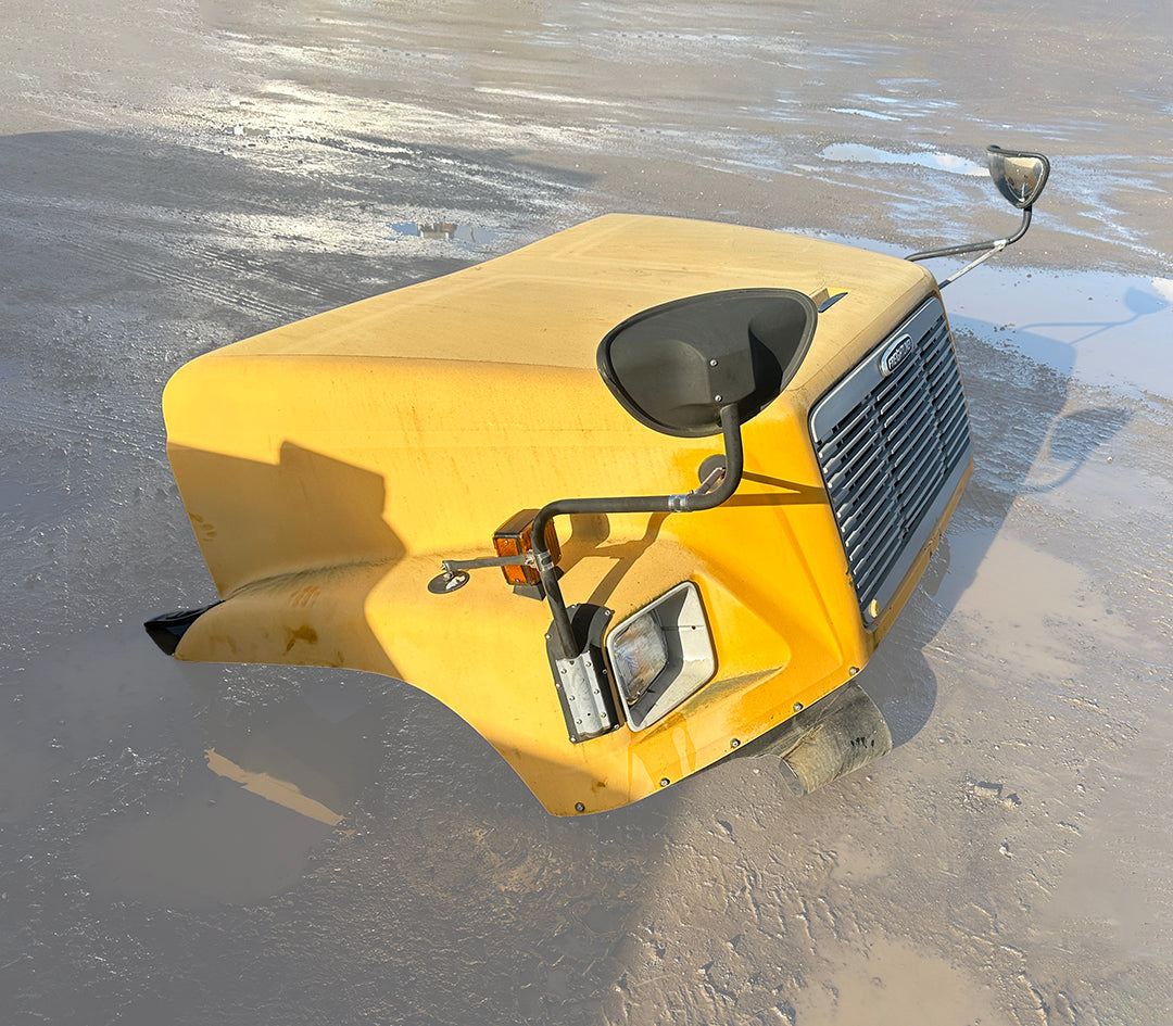 2003 Freightliner FS-65 Hood