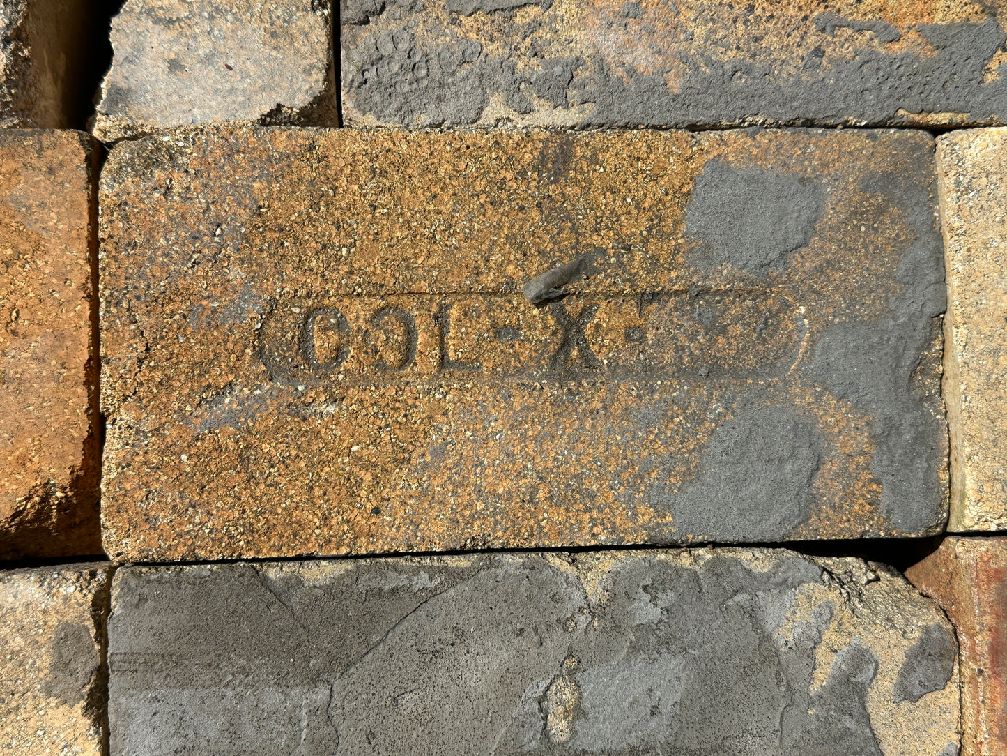Heavy Duty Refractory Fire Bricks - Interlocking & Straight Styles