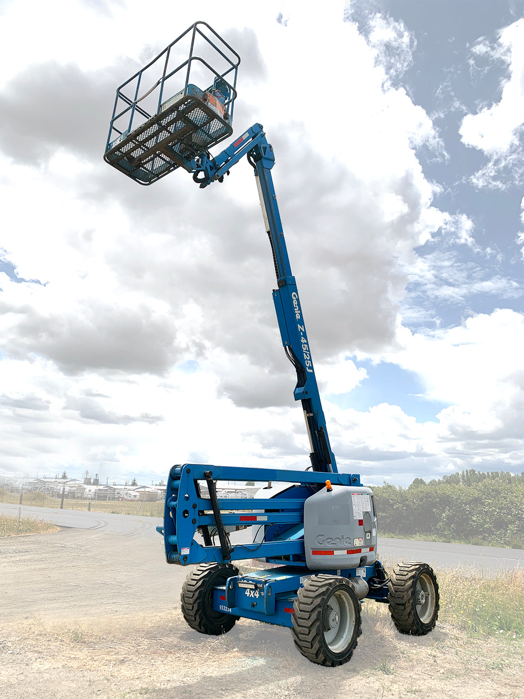 2006 Genie Z-45/25 Articulating Boom Lift