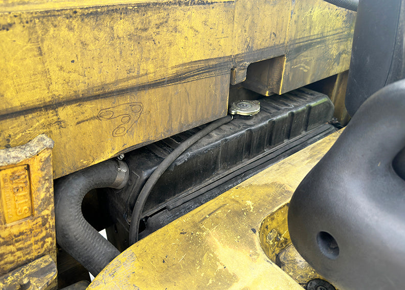 Hyster S80XM-BCS 8000 lb LP gas cushion tire forklift heavy duty industrial radiator cooling system.