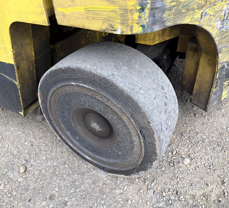 Hyster S80XM-BCS 8000 lb LP gas back cushion tire 