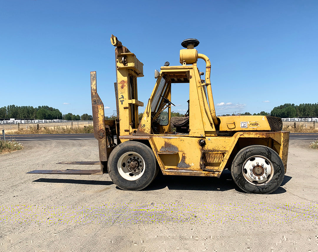 Caterpillar V180 Forklift