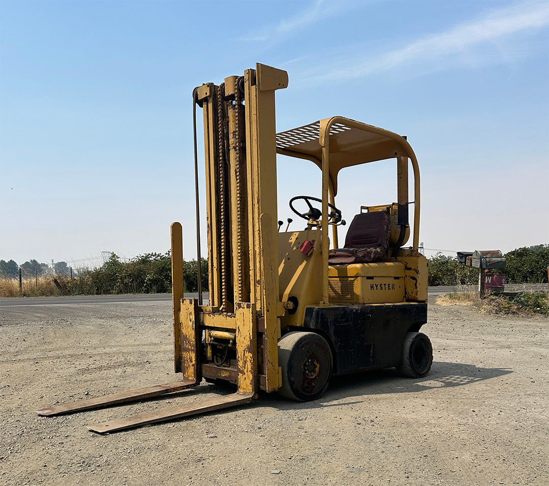 Hyster Challenger Forklift w/ 6-Cylinder Continental Engine & Manual Transmission