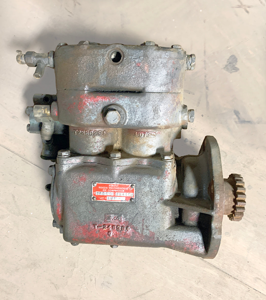 Rebuilt Bendix TF500 284106 Air Compressor