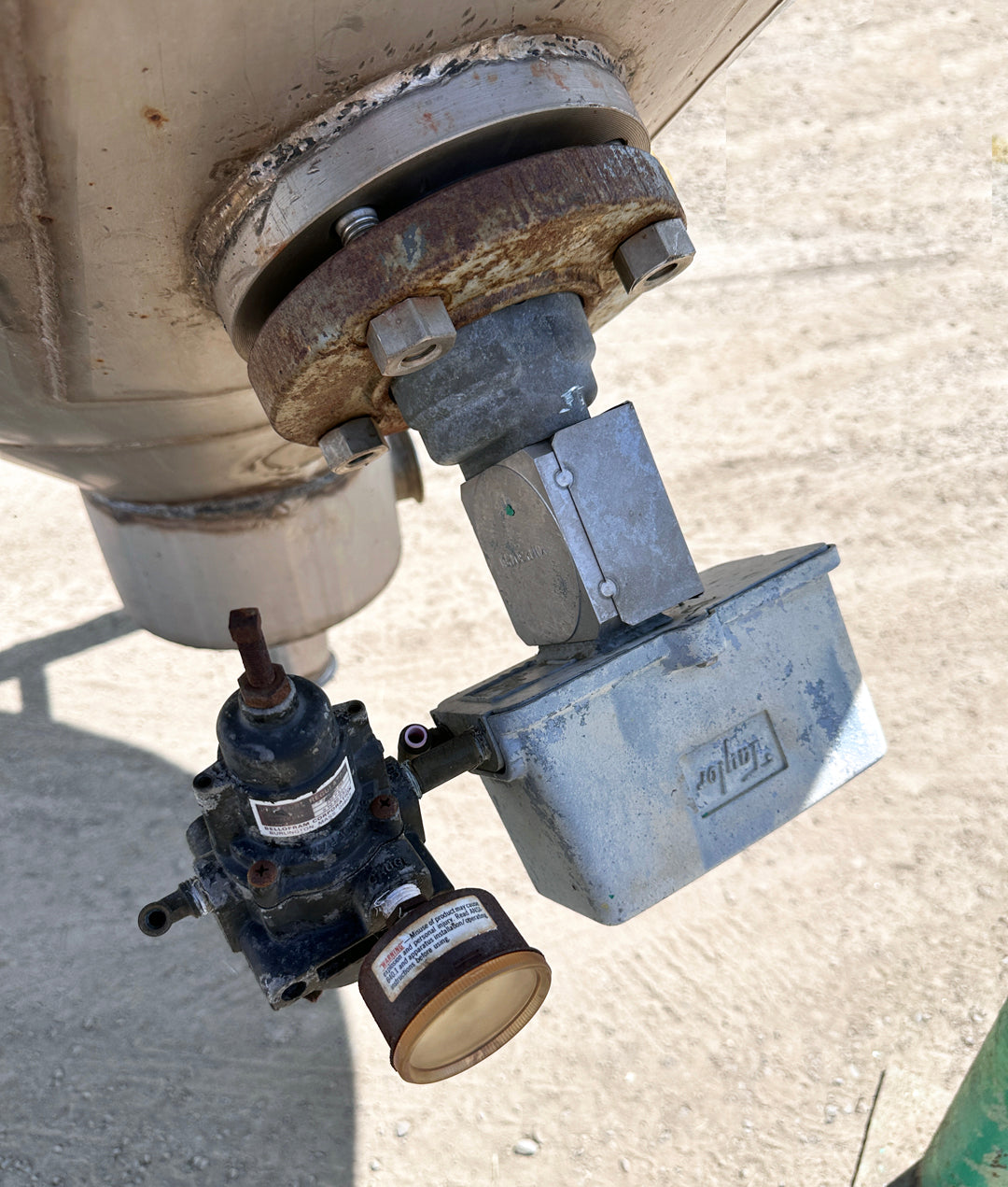 1000 Gallon Food-Grade Stainless Steel Cone-Bottom Mixing Tank