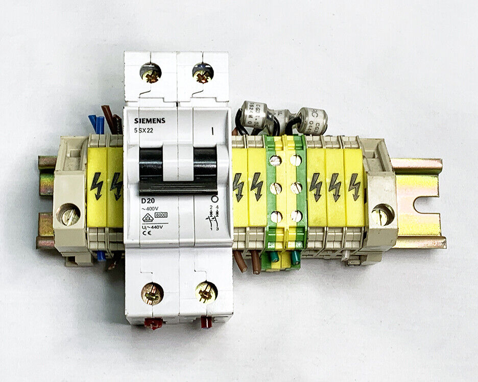 Siemens 5SX22, SRC CG31.5L, & Fuse Components on Mounting Plate