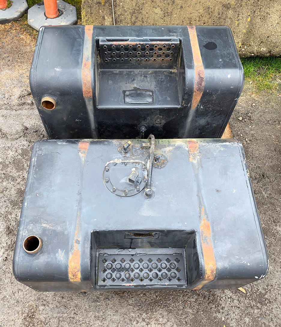 2x (Left & Right) Briskin Mfg. Co. 50-Gallon Step Fuel Tanks