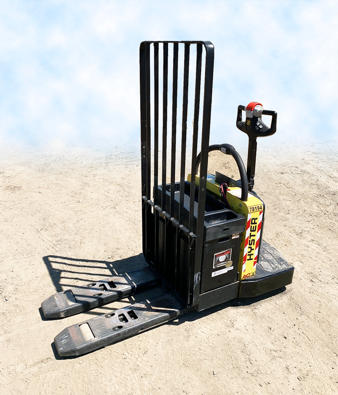 Hyster Pallet Jacks (no batteries)