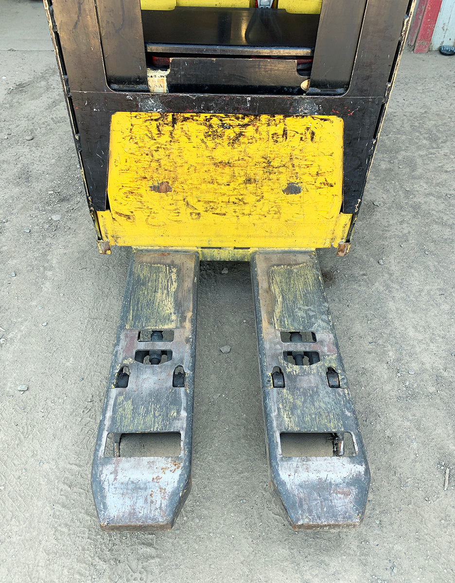 Hyster Pallet Jacks (no batteries)